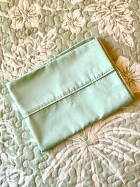 NWOT Prestige Home Standard Cotton Pillowcase - Solid Light Green